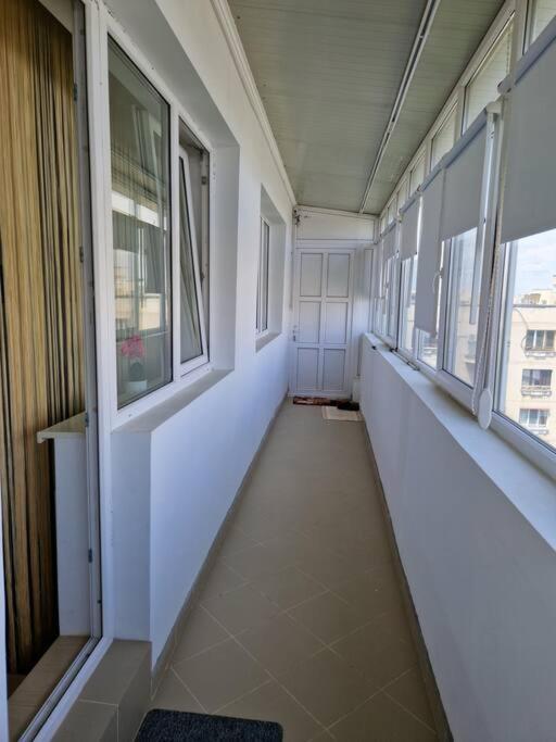 Charming Apartment With Private Terrace بوخارست المظهر الخارجي الصورة