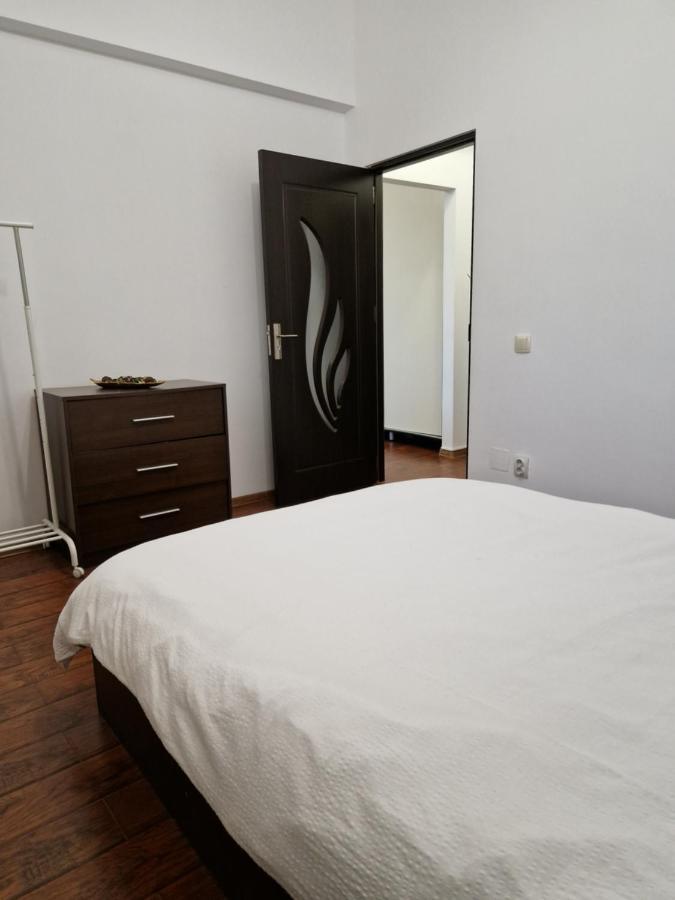 Charming Apartment With Private Terrace بوخارست المظهر الخارجي الصورة